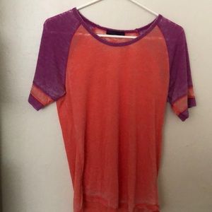 purple/orange tee